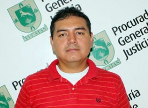 Por apoderarse de más de seis millones de pesos, la Policía Judicial capturó a Elbert Rubén Ancona Escalante, denunciado por la representante legal de la ... - 318-10-elbert-ruben-ancona-escalante-bachoco-300x218